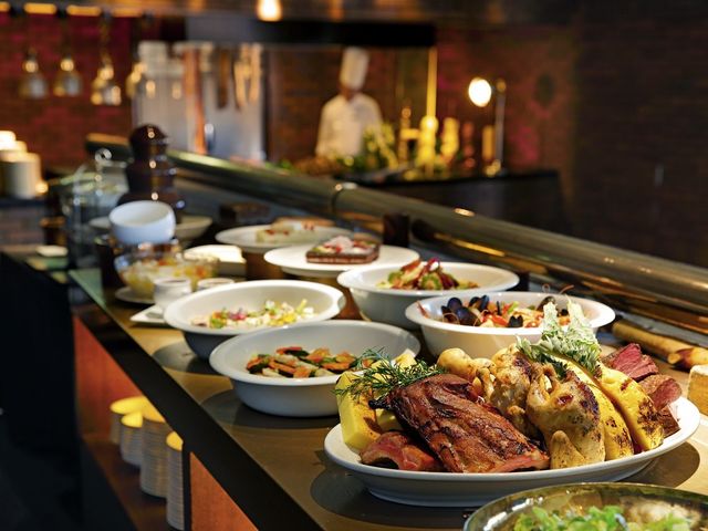 夕食ビュッフェの画像