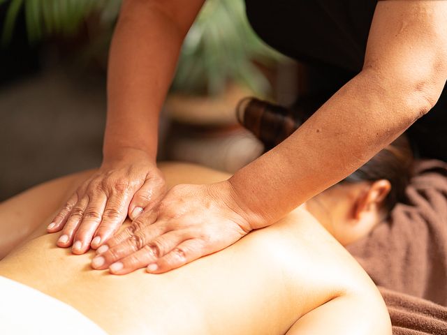 ハワイアンマッサージロミロミ【オイルリラクゼーション】の画像