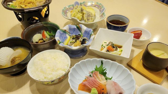 湯元ホテル山水美肌の湯 夕食一例