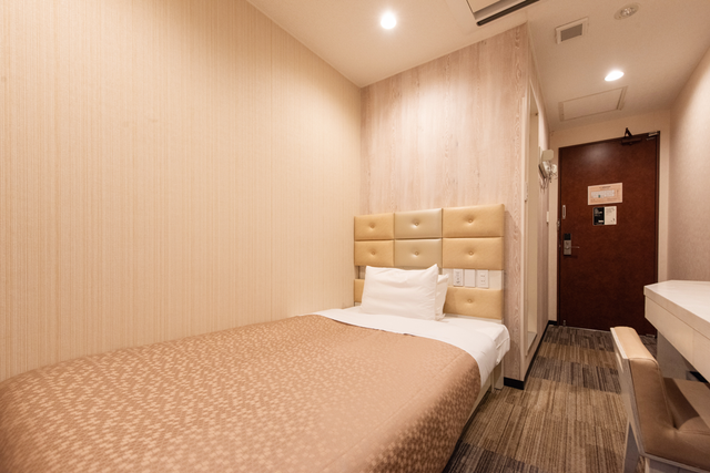 ホテルリリーフ札幌すすきの セミダブルルーム