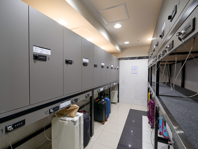 セルフクローク（ロビー）の画像