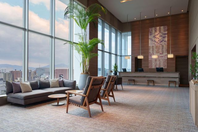 ホテルリソルトリニティ博多 リビングロビー