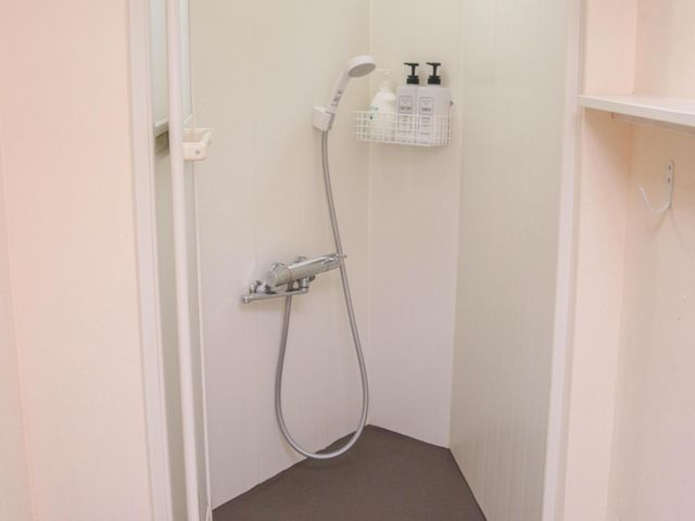 アダンのキャビン・シャワー室の画像