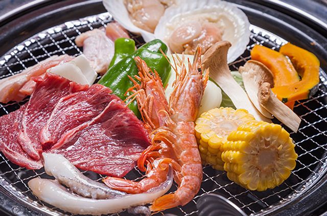 沖縄かりゆしビーチリゾート・オーシャンスパ 南国バーベキュー＆沖縄料理バイキング