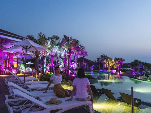 ナイトプールの画像