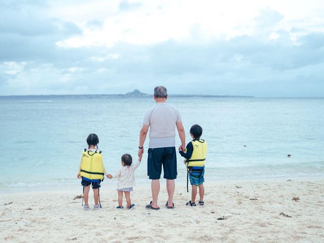 伊江島を望むビーチの画像