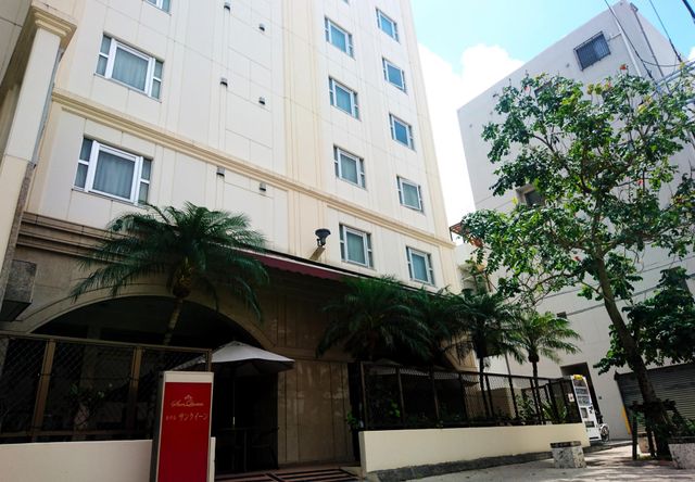 ホテルサン・クイーン テラス側エントランス