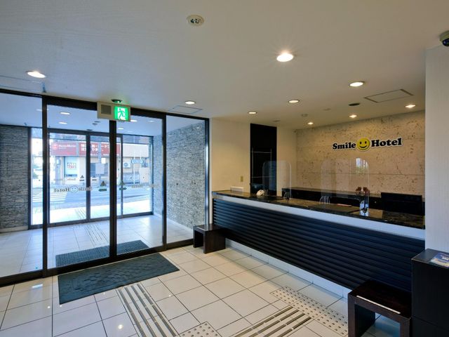 スマイルホテル沖縄那覇 フロント