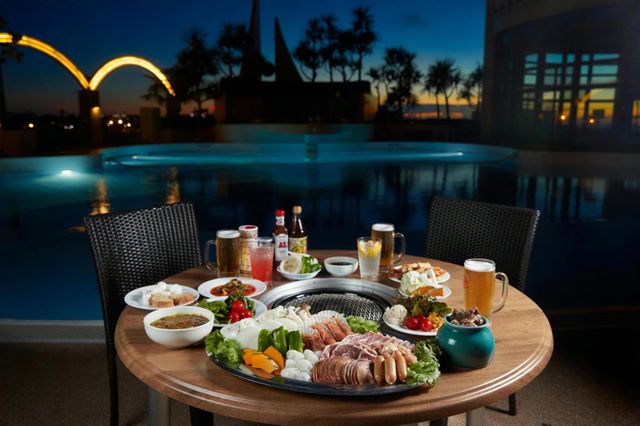 ロワジール スパタワー那覇 サンセットテラス パピヨン（夏季営業）