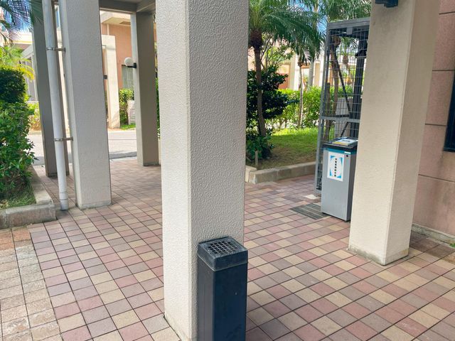 野外喫煙所の画像