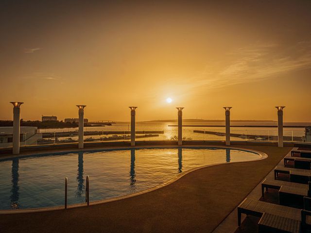 ホテルアトールエメラルド宮古島 プール夕景