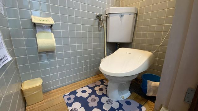 素泊まり民宿いわかわ 本館共用トイレ